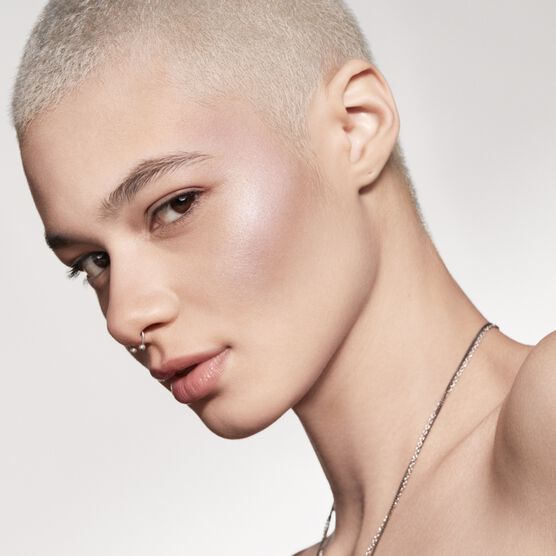 FENTY      SKINSTICK     FACE CONFE